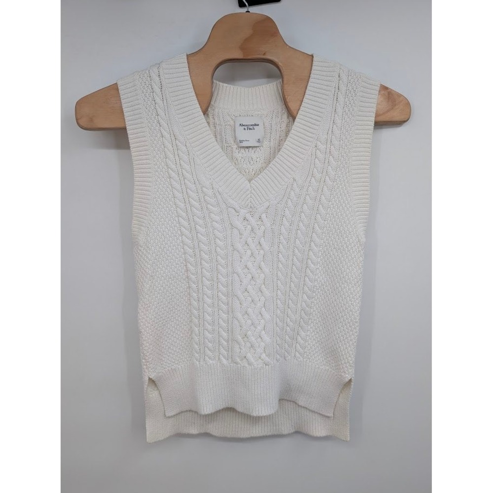 Abercrombie & Fitch Cable Knit V neck Sweater Vest Women's White Cream sz XS